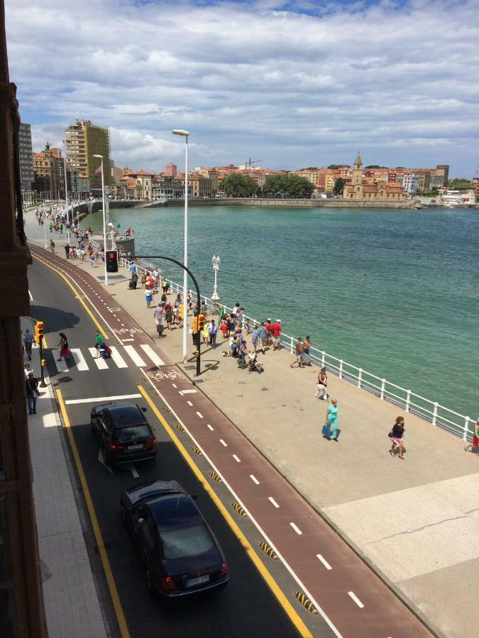 فيلا Vivienda En Gijon Frente Al Mar المظهر الخارجي الصورة