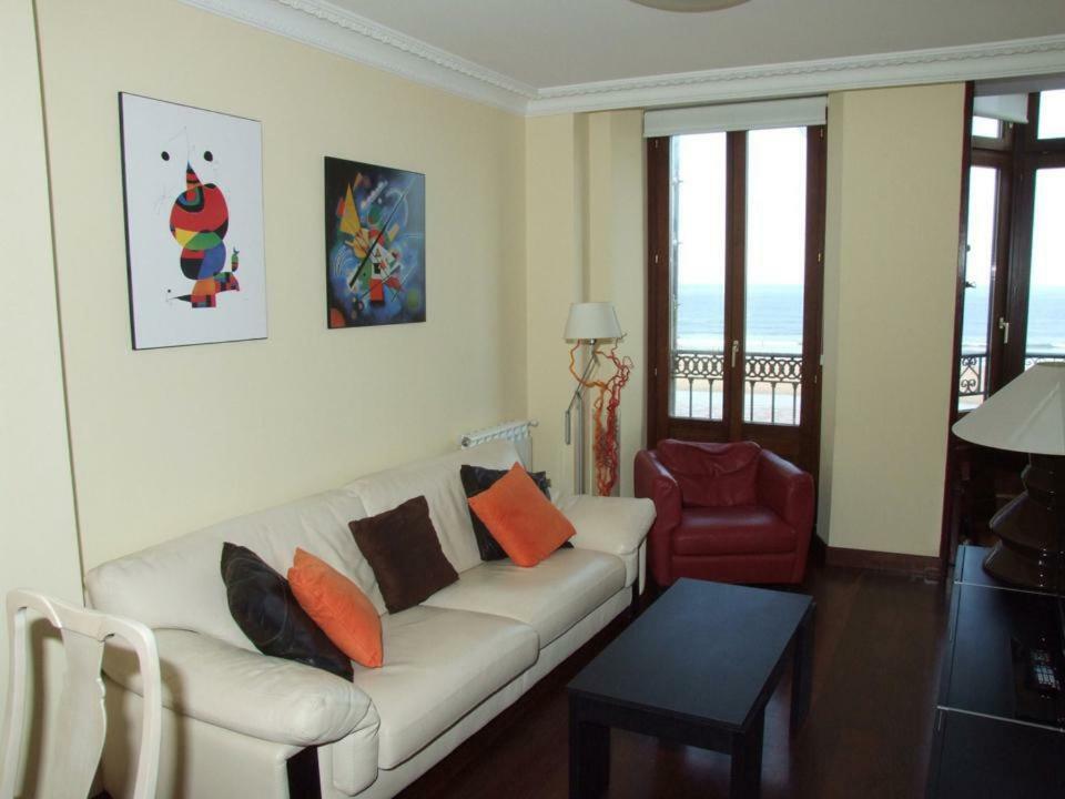 فيلا Vivienda En Gijon Frente Al Mar المظهر الخارجي الصورة