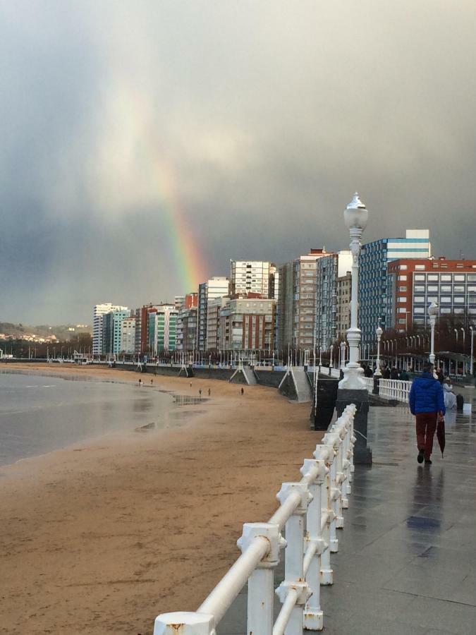 فيلا Vivienda En Gijon Frente Al Mar المظهر الخارجي الصورة