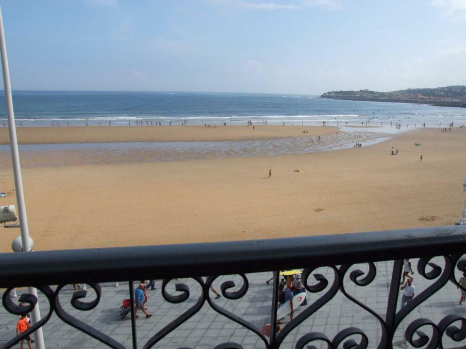 فيلا Vivienda En Gijon Frente Al Mar المظهر الخارجي الصورة