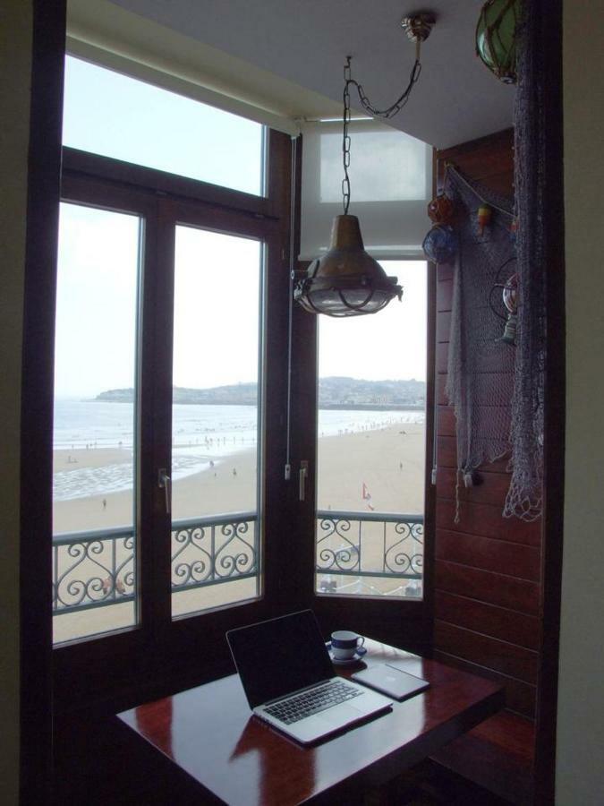 فيلا Vivienda En Gijon Frente Al Mar المظهر الخارجي الصورة