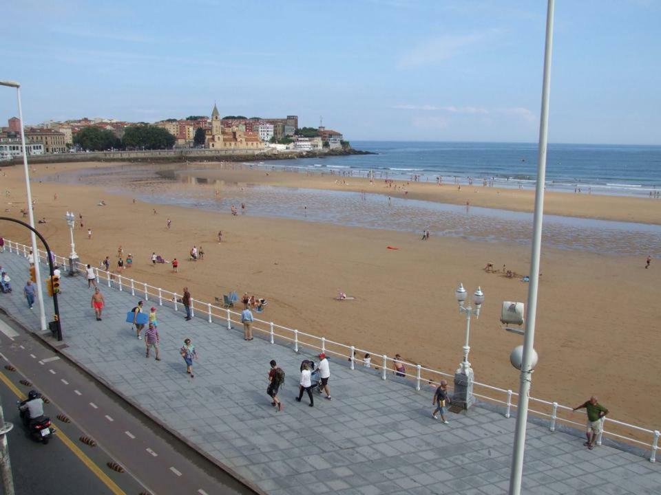 فيلا Vivienda En Gijon Frente Al Mar المظهر الخارجي الصورة